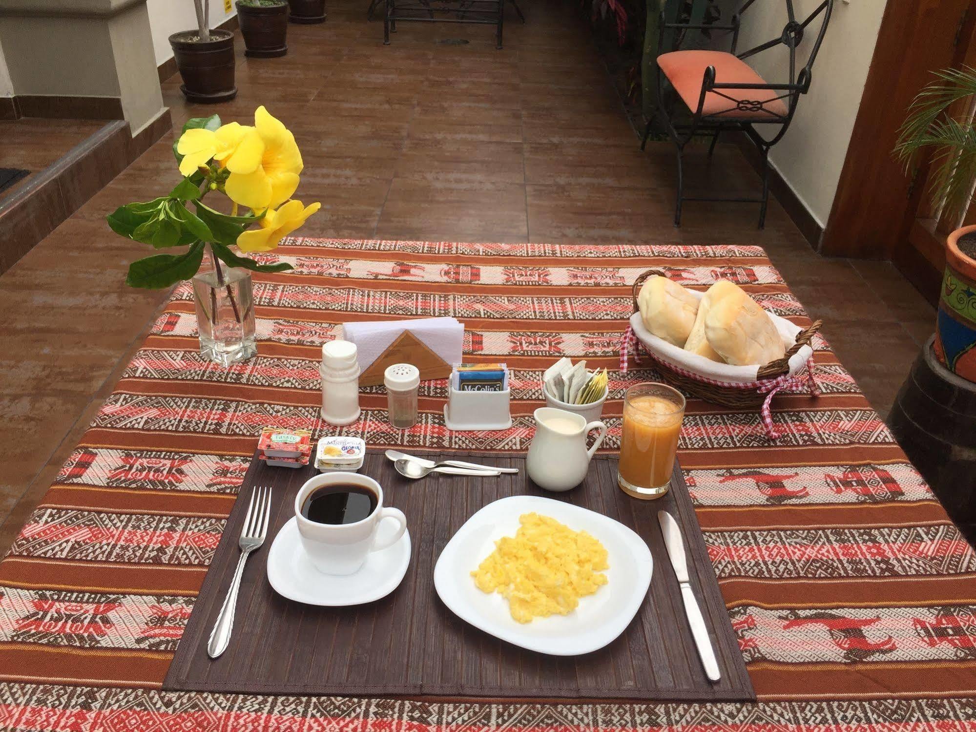 Bed & Breakfast - La Casa De Ceci Lima Extérieur photo